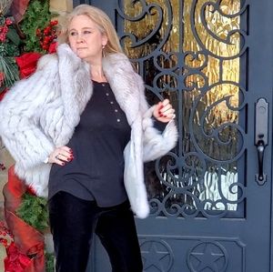 Glamorous White Fox Fur Coat w/Grey Highlights & Plush Collar sz L